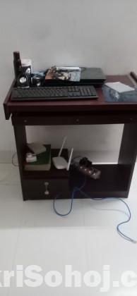 Computer table